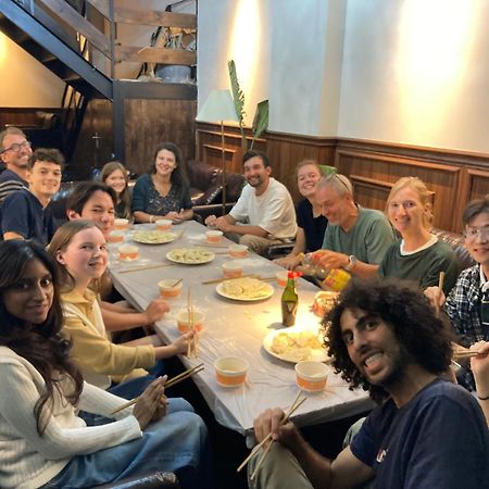Sonderia Lazybones Hostel- Wenshu Temple Side, Chill Hostel With All-Day Brunch, Travel Agency In English & Local Bar Vibes Chengdu Esterno foto
