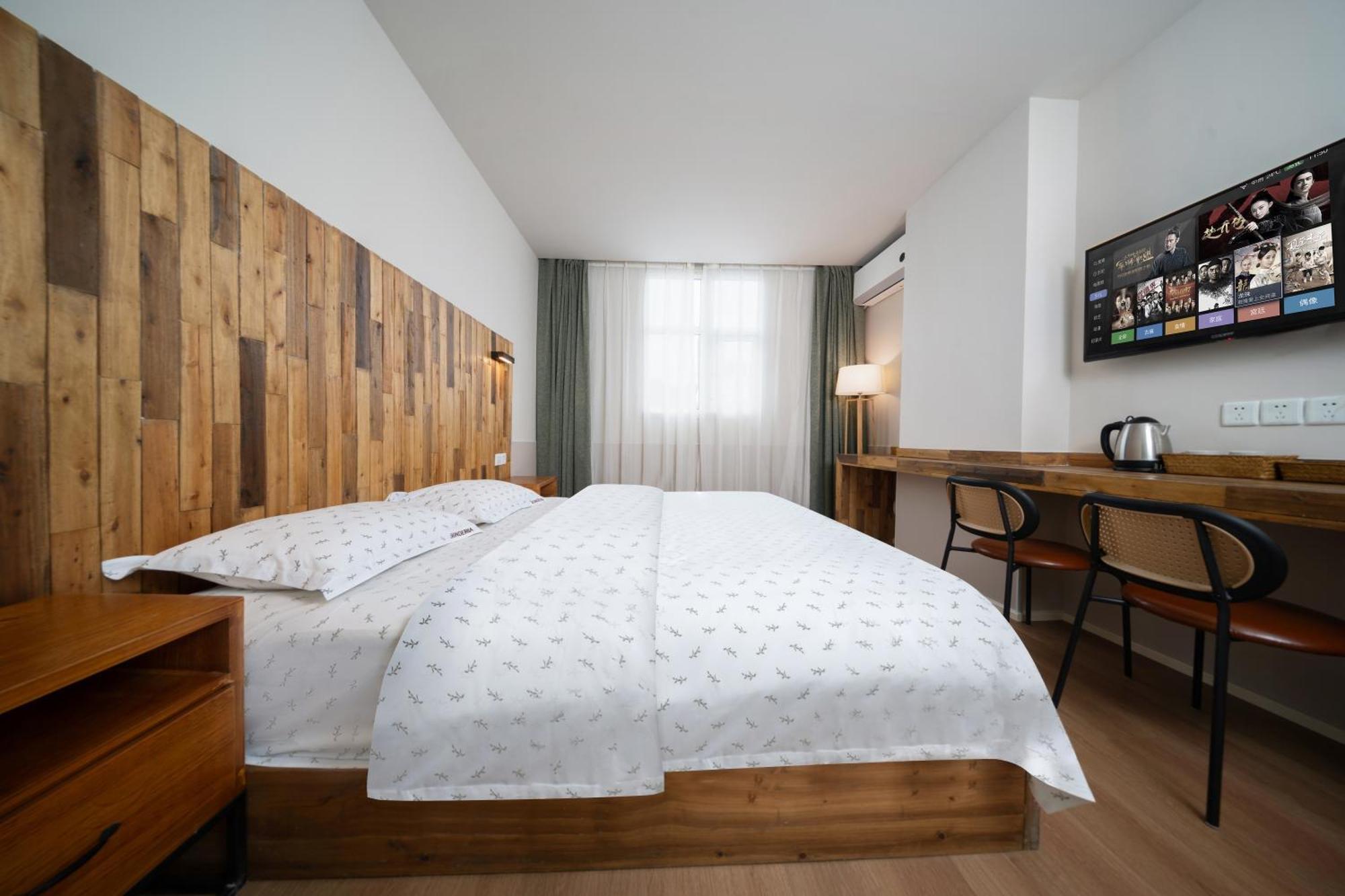 Sonderia Lazybones Hostel- Wenshu Temple Side, Chill Hostel With All-Day Brunch, Travel Agency In English & Local Bar Vibes Chengdu Esterno foto