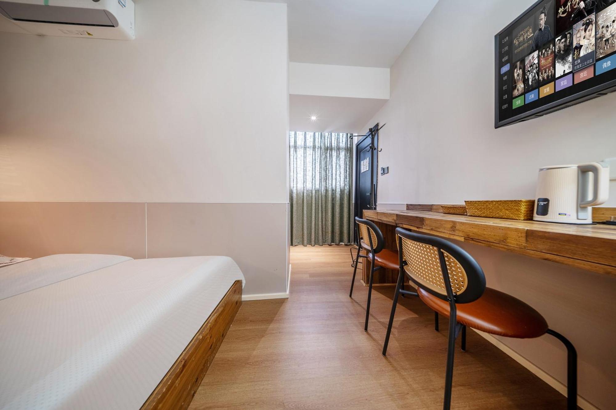 Sonderia Lazybones Hostel- Wenshu Temple Side, Chill Hostel With All-Day Brunch, Travel Agency In English & Local Bar Vibes Chengdu Esterno foto