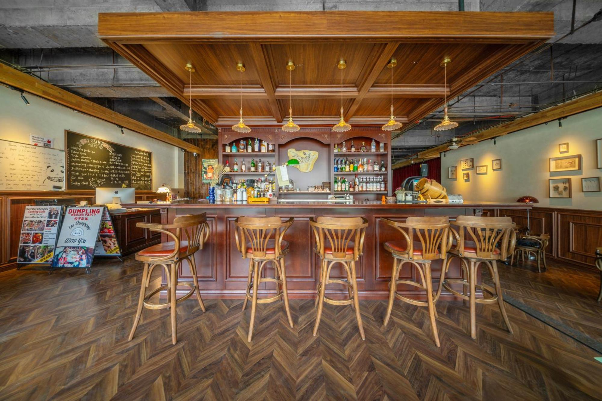 Sonderia Lazybones Hostel- Wenshu Temple Side, Chill Hostel With All-Day Brunch, Travel Agency In English & Local Bar Vibes Chengdu Esterno foto